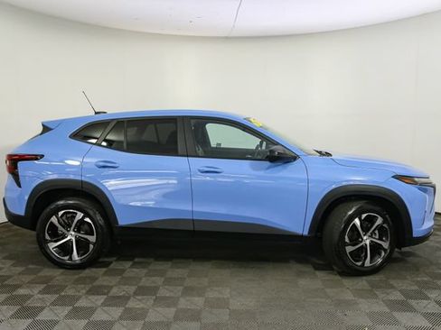 Used 2024 Chevrolet Trax RS FWD image 13