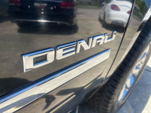 Used 2012 GMC Yukon XL Denali image 16