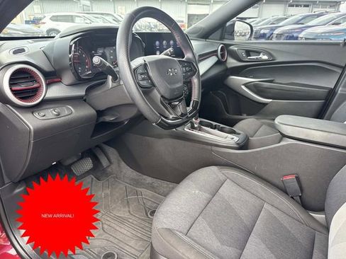 Used 2024 Chevrolet Trax RS w/ Sunroof Package image 9