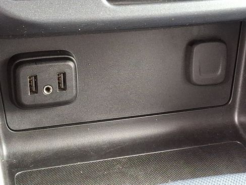 Used 2019 Chevrolet Colorado Z71 image 25