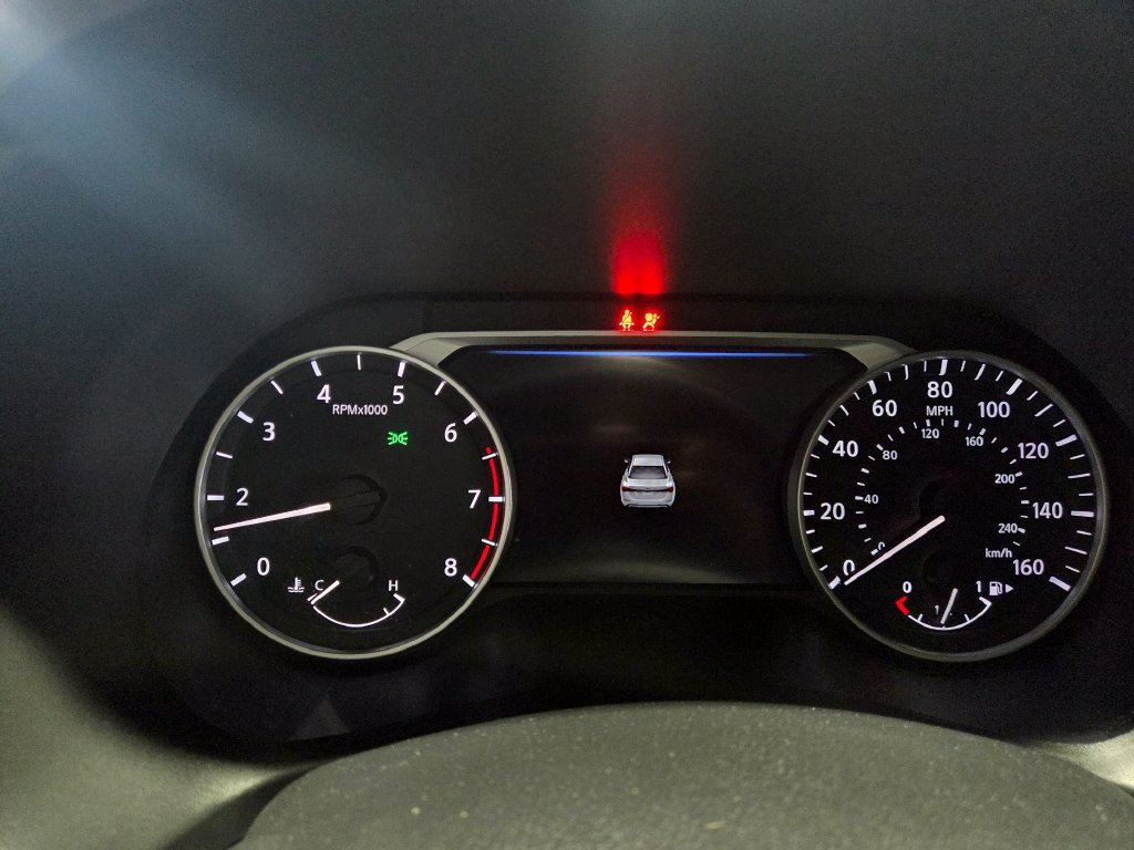 Used 2025 Nissan Sentra SR w/ SR Premium Package FWD image 9