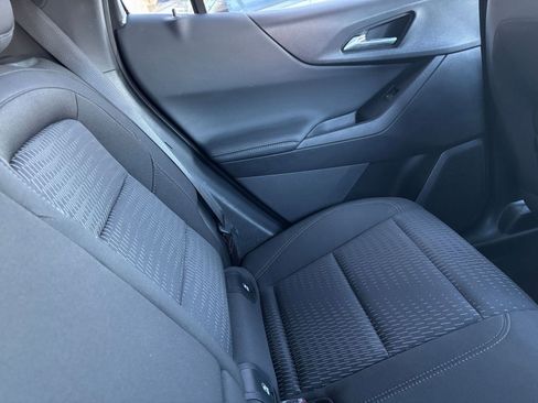 Used 2025 Chevrolet Equinox LT image 36