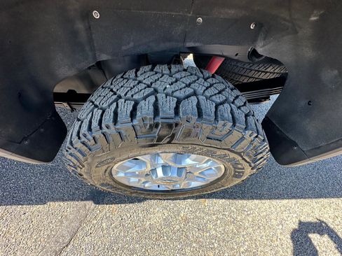 Used 2025 Chevrolet Silverado 2500 LT w/ Convenience Package image 25