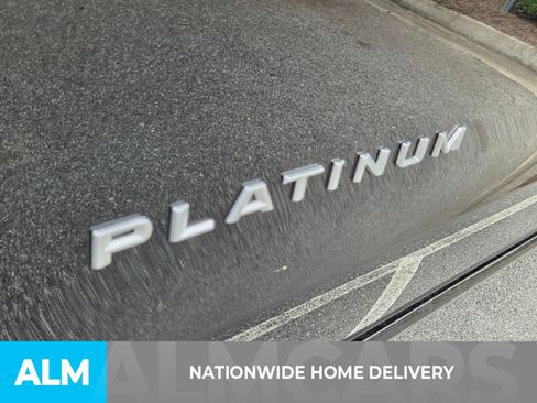 Used 2025 Ford Expedition Platinum AWD/4WD image 5