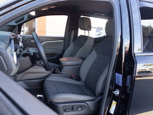 Used 2024 Chevrolet Colorado ZR2 w/ Technology Package image 23