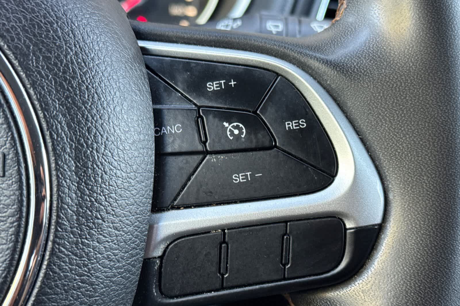 Used 2021 Jeep Compass Latitude FWD image 27