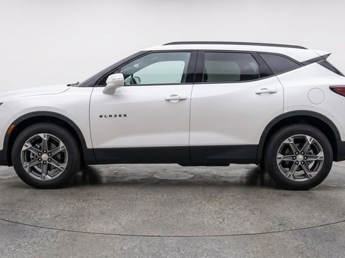 Used 2025 Chevrolet Blazer LT FWD image 5
