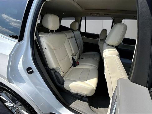 Used 2023 Cadillac XT6 Premium Luxury w/ LPO, Floor Liner Package AWD/4WD image 25