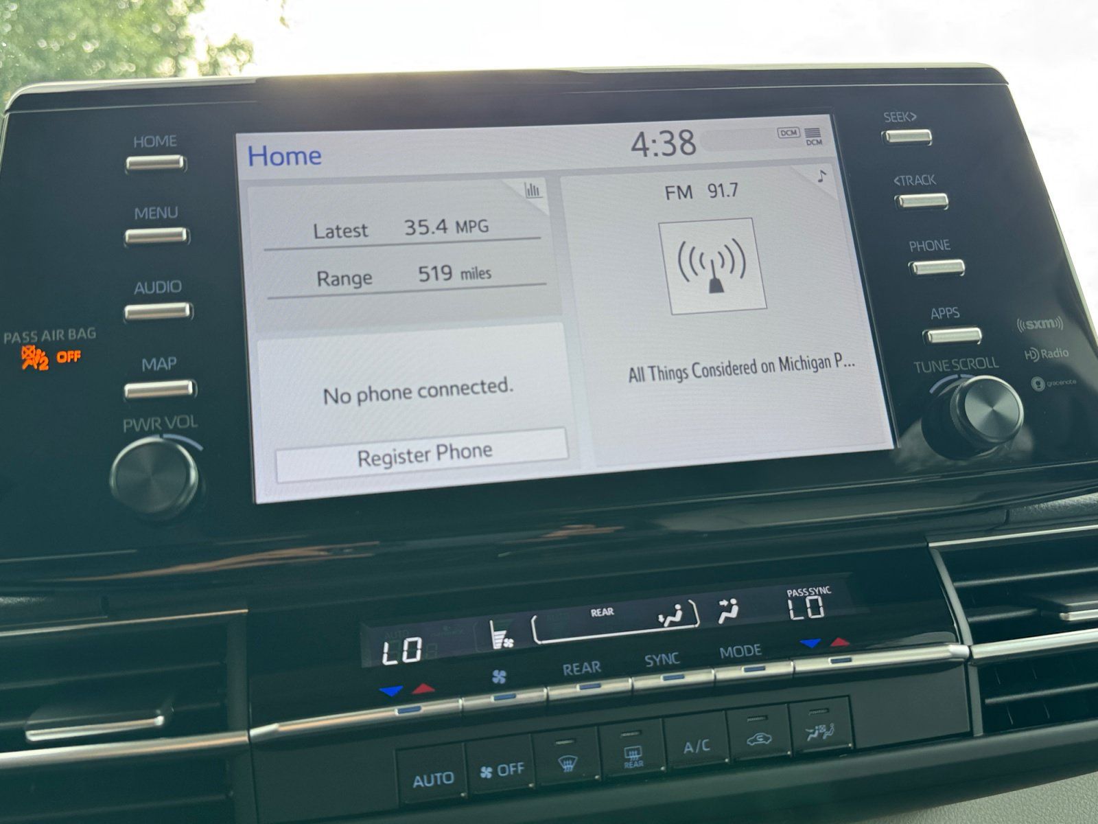 Used 2024 Toyota Sienna LE FWD image 22