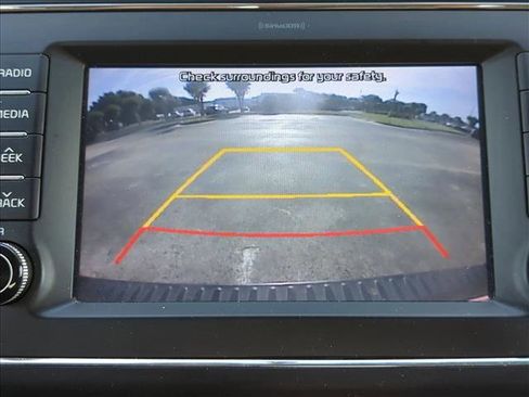 Used 2020 Kia Sedona EX FWD image 11