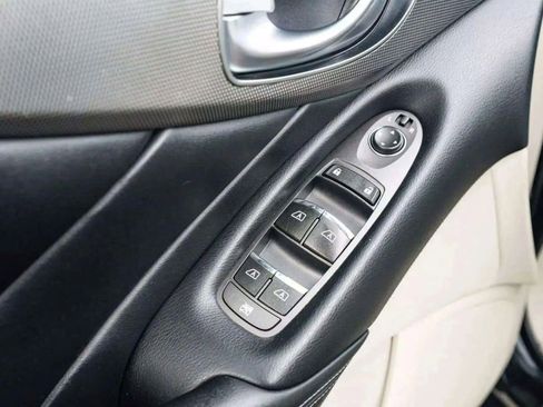 Used 2015 INFINITI Q50 w/ Moonroof Package image 12