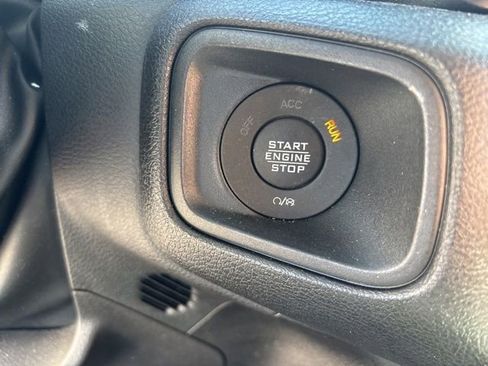 Used 2024 Jeep Wrangler Unlimited w/ Convenience Group AWD/4WD image 18
