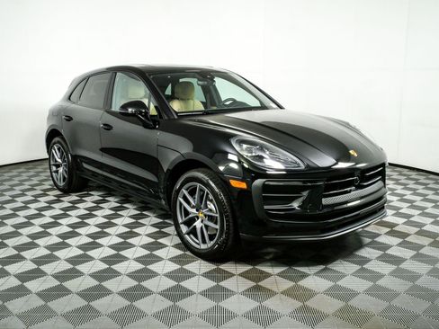 Used 2026 Porsche Macan AWD/4WD image 28
