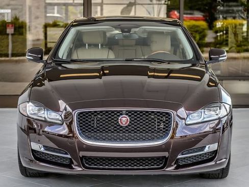 Used 2016 Jaguar XJ R-Sport RWD image 5