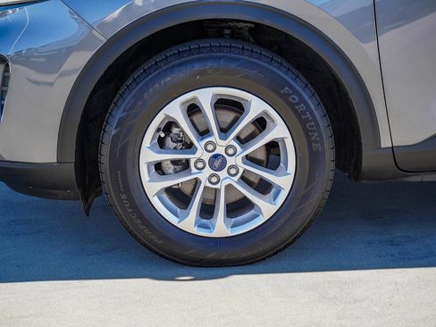 Used 2022 Ford Escape SE image 5