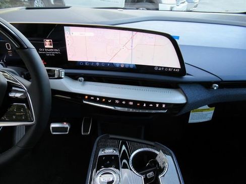 New 2026 Cadillac Optiq Luxury 2 image 20