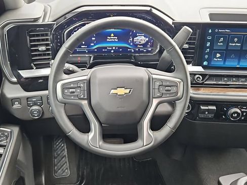 Used 2025 Chevrolet Silverado 1500 LT AWD/4WD image 9