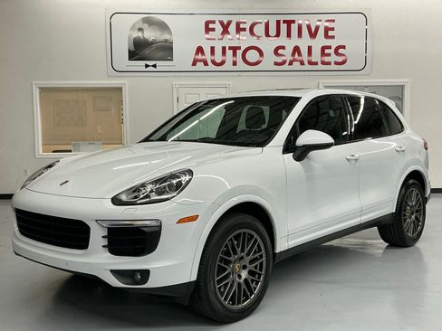 Used 2018 Porsche Cayenne Platinum Edition image 1