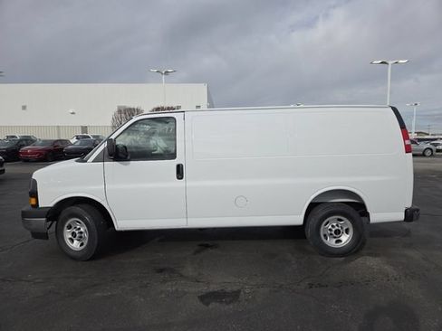 New 2026 GMC Savana 2500 w/ Driver Convenience Package RWD image 17