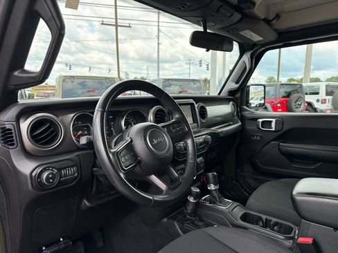 Used 2022 Jeep Gladiator Sport AWD/4WD image 29