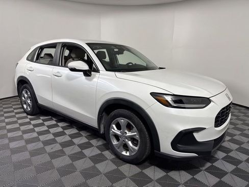 Used 2023 Honda HR-V LX image 8