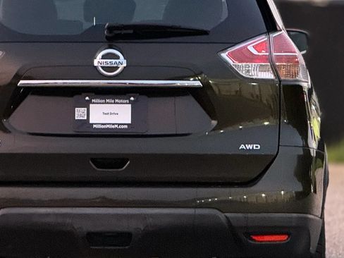 Used 2016 Nissan Rogue S AWD/4WD image 14