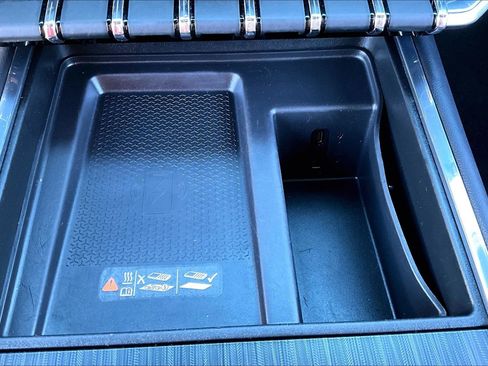 Used 2024 GMC Acadia Elevation w/ Black Edition image 25