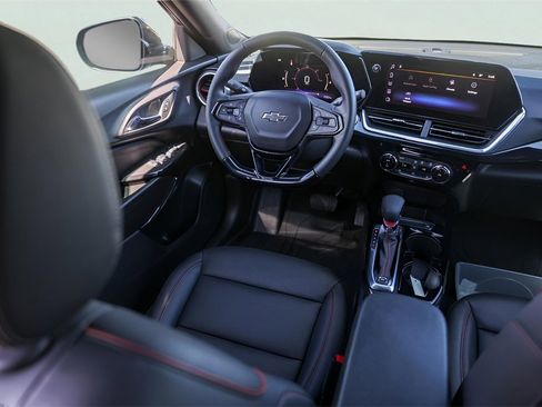 Used 2024 Chevrolet Trax RS w/ Driver Confidence Package image 29