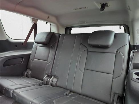 Used 2019 Chevrolet Suburban Premier image 20