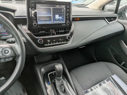 Used 2022 Toyota Corolla LE image 21