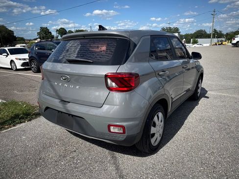 Used 2020 Hyundai Venue SE FWD image 7