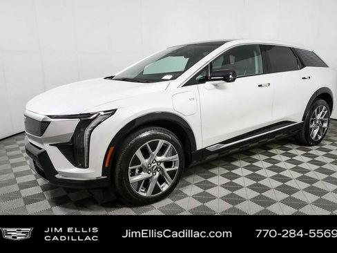 Used 2025 Cadillac Optiq Luxury 2 w/ LPO, Floor Liner Package AWD/4WD image 27