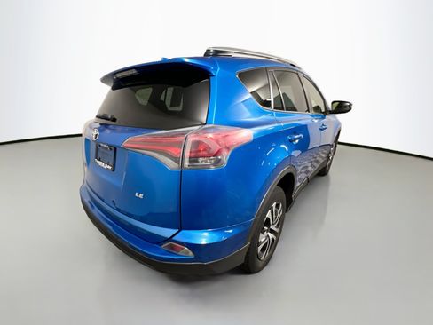 Used 2016 Toyota RAV4 LE FWD image 4