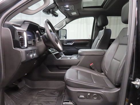 Used 2024 GMC Sierra 2500 Denali w/ Denali Reserve Package image 9
