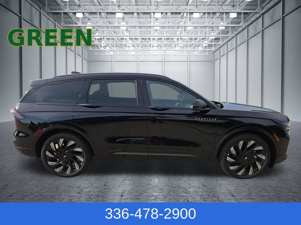 Used 2024 Lincoln Nautilus Reserve w/ Jet Appearance Package (87T) AWD/4WD image 9