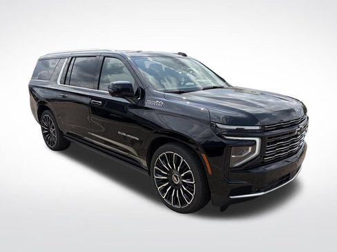 Used 2025 Chevrolet Suburban High Country AWD/4WD image 8