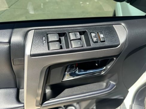 Used 2022 Toyota 4Runner TRD Sport AWD/4WD image 18