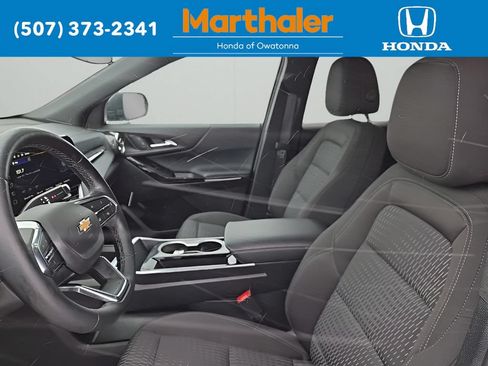 Used 2025 Chevrolet Equinox LT AWD/4WD image 9