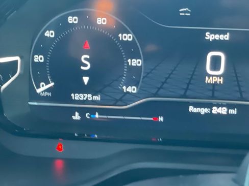 Used 2024 GMC Yukon Denali Ultimate image 17