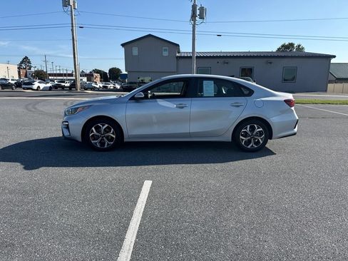 Used 2021 Kia Forte LXS FWD image 3