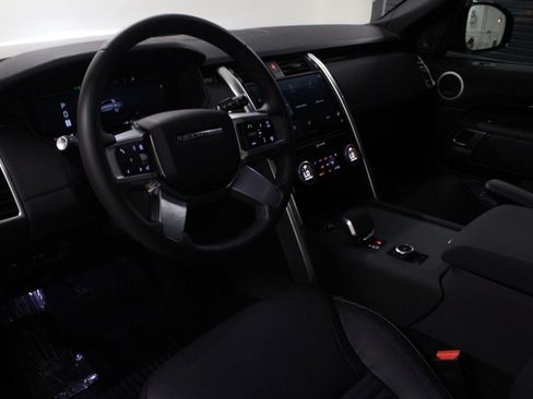 Used 2025 Land Rover Discovery S AWD/4WD image 21