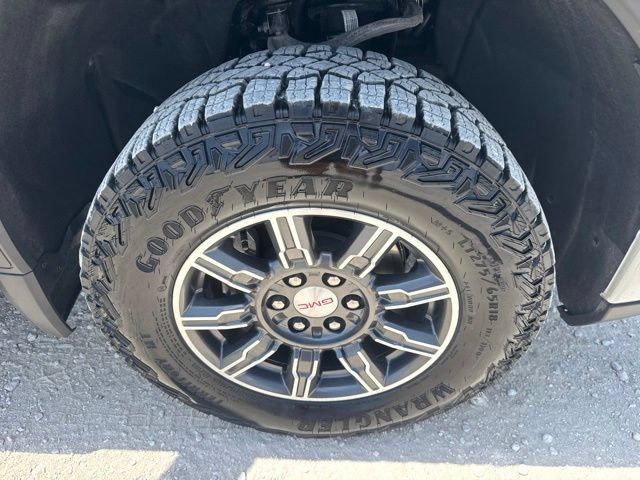 Used 2025 GMC Sierra 1500 AT4 w/ AT4 Premium Package AWD/4WD image 35