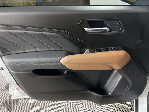 Used 2025 GMC Canyon AT4 image 22