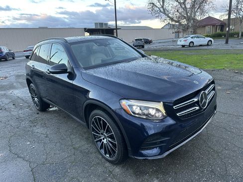 Used 2017 Mercedes-Benz GLC 300 4MATIC w/ Premium 3 Package image 2