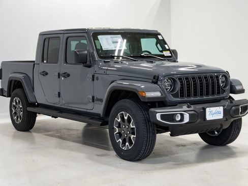 New 2026 Jeep Gladiator Sport image 6