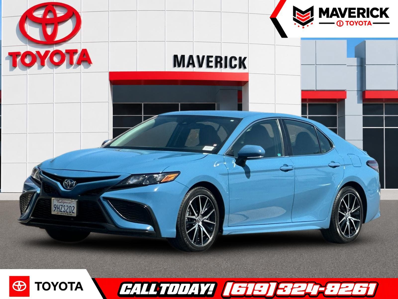 Used 2024 Toyota Camry SE w/ Cold Weather Package FWD image 1