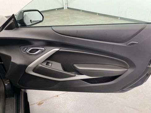 Used 2018 Chevrolet Camaro SS RWD image 13