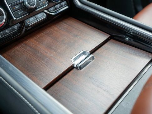 Used 2023 GMC Yukon Denali Ultimate image 25