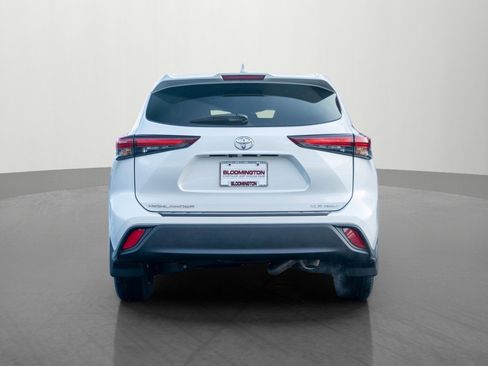 Used 2025 Toyota Highlander XLE image 6