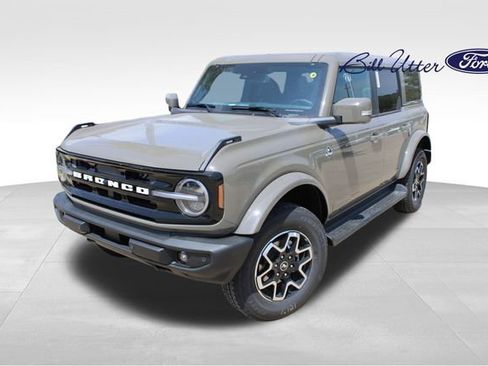 New 2025 Ford Bronco Outer Banks image 1